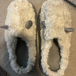 Cozy Gray One Piece Slippers